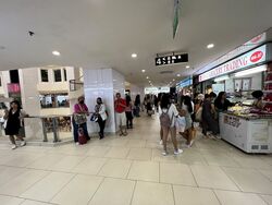 Lucky Plaza (D9), Retail #505303291